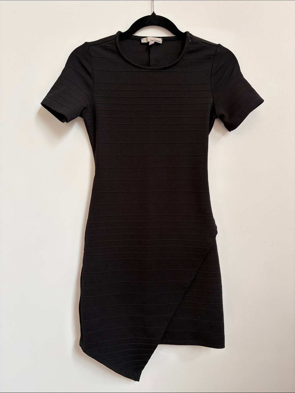 june & hudson Black Short-Sleeve Asymmetric Hem Mini Dress